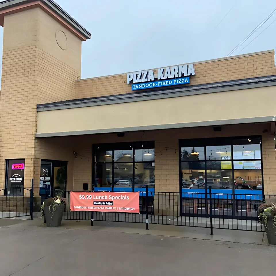 PIZZA KARMA EDEN PRAIRIE STORE FRONT 