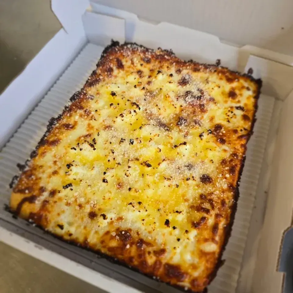 Small 3 -Cheese Cheesy Bread
