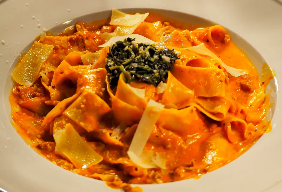 PAPPERDELLE BOLOGNESE