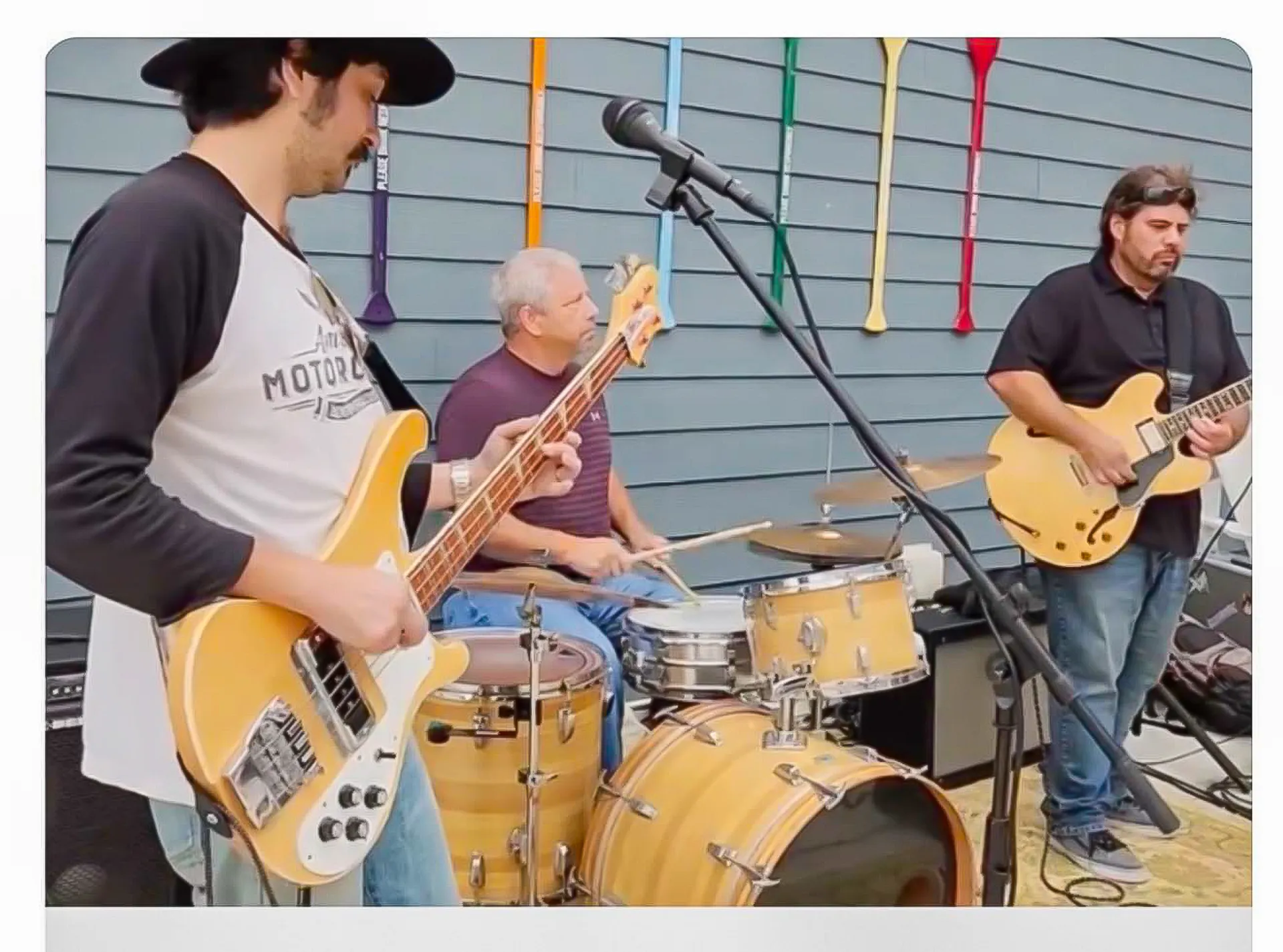 Welcome to Blu Crabhouse & Raw Bar